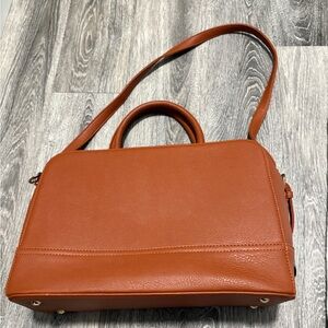 Vieta Tan Leather Handbag